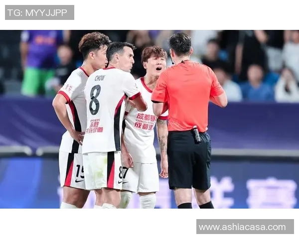 足球明星因场上争议行为被罚款引发热议视频曝光引发球迷讨论